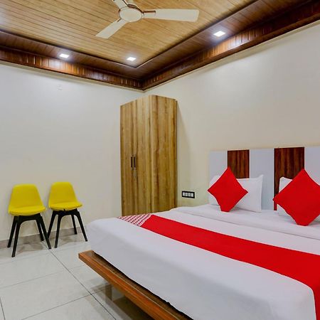 Hotel O Family Deluxe New Delhi Buitenkant foto